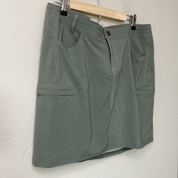 Kuhl green cargo skort size 12 - Picture 2 of 15